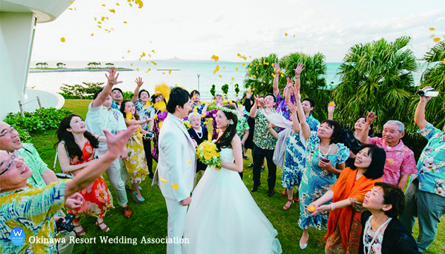 沖縄でリゾート婚 ゲストの服装はどうする マナーを解説 Ainowa沖縄リゾートウェディング