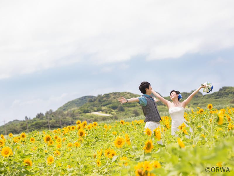 ひまわりの花言葉をモチーフに！沖縄ウェディングのブーケ