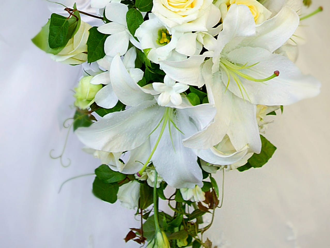カサブランカの花言葉は花嫁そのもの 沖縄リゾ婚に合うブーケ4選 Ainowa沖縄リゾートウェディング