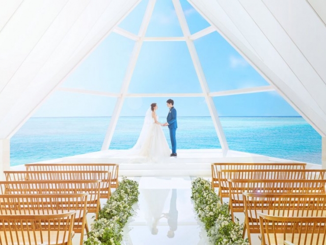 沖縄の人気結婚式場のチャペルウェディングを紹介 Ainowa沖縄リゾートウェディング