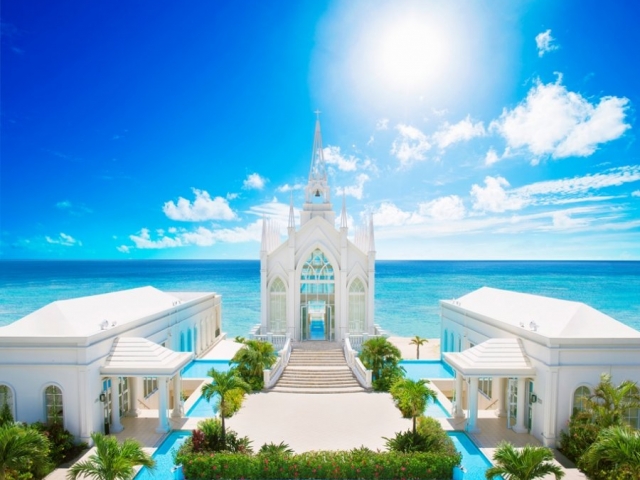 沖縄の人気結婚式場のチャペルウェディングを紹介 Ainowa沖縄リゾートウェディング